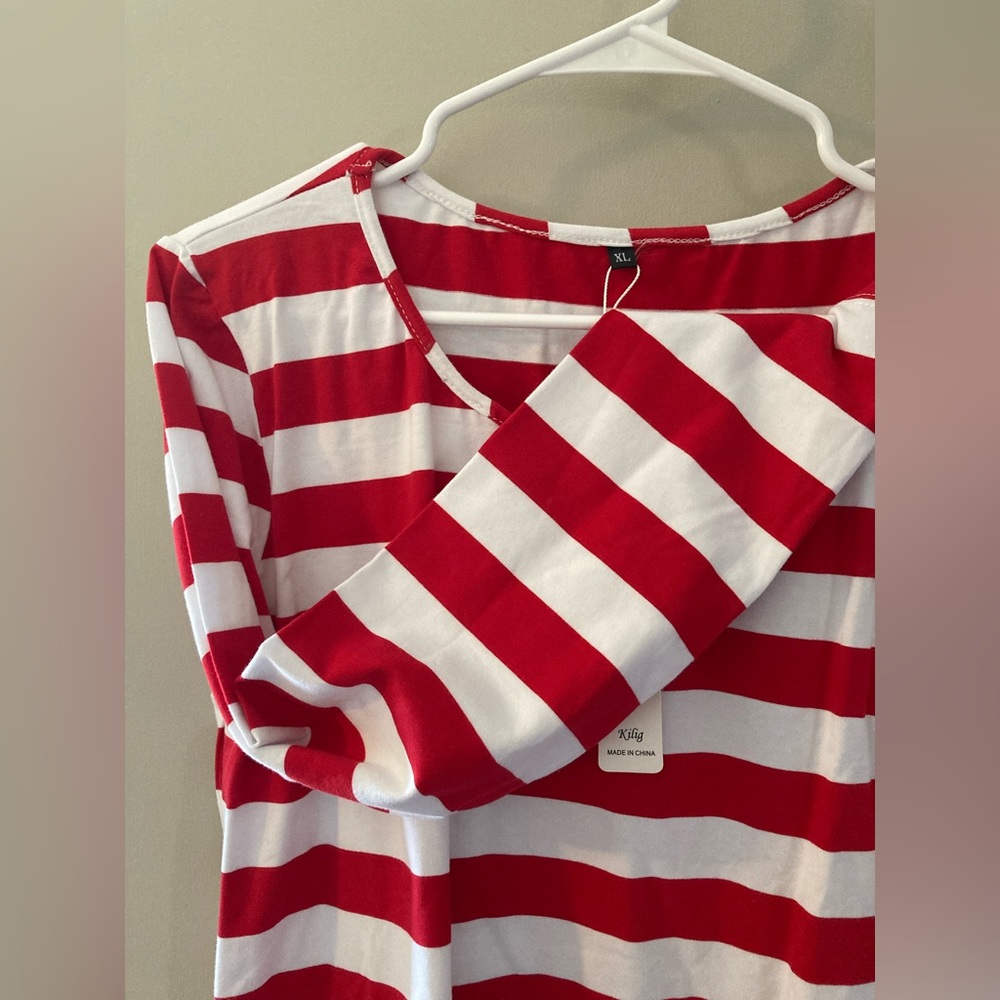 ⭐️NWT⭐️ Brand new red and white women’s long sleeve striped tunic